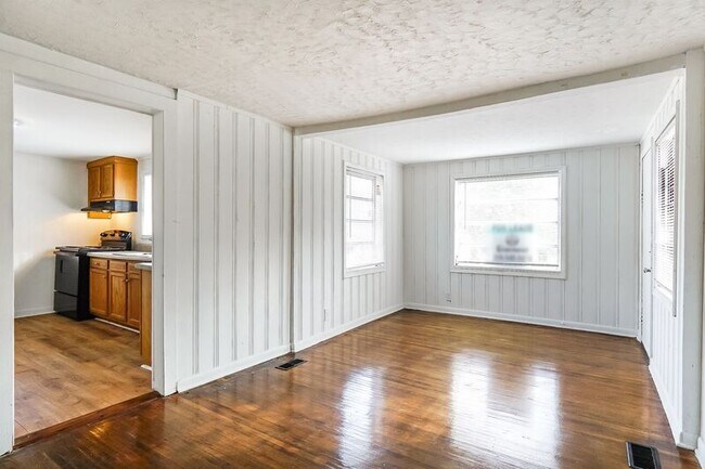 Building Photo - 4204 38th Ave N
