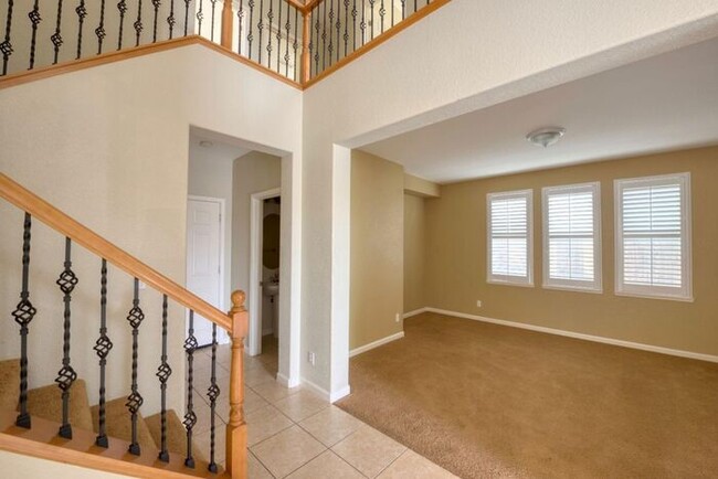 Building Photo - Patterson 3 Bedroom 2 Bath Diablo Grande G...