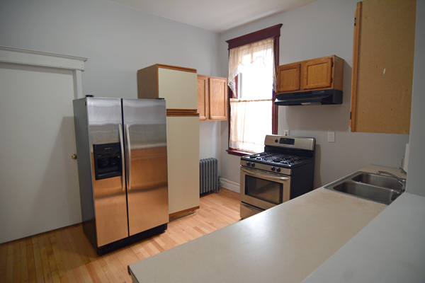 Building Photo - 1167 W 19th St