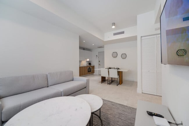 Foto del edificio - 239 SW 9th St