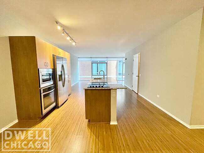 Foto del edificio - 230 E Illinois St