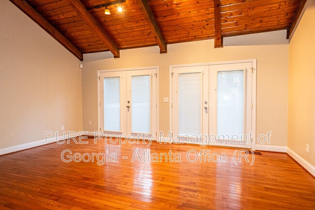 Building Photo - 1873 Clinton Dr