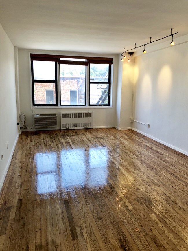 Foto del edificio - 15 MacKay Pl