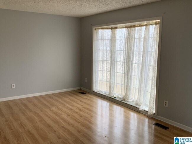 Building Photo - 4816 Yonderhill Dr