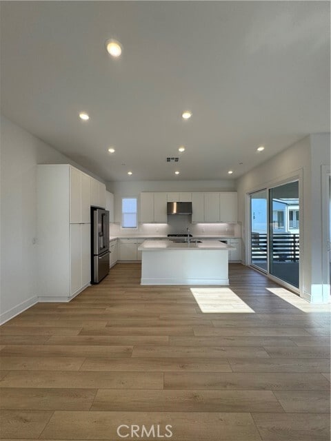 Building Photo - 436 Loon
