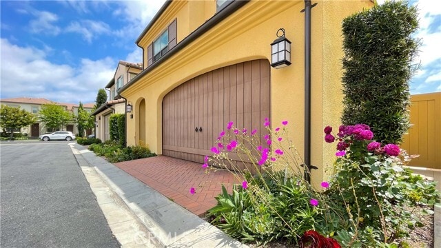 Building Photo - 73 Waterleaf