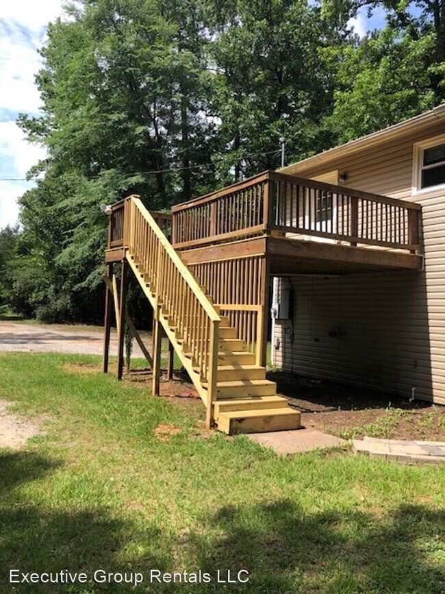 Building Photo - 2 br, 2 bath House - 3685 Almond rd
