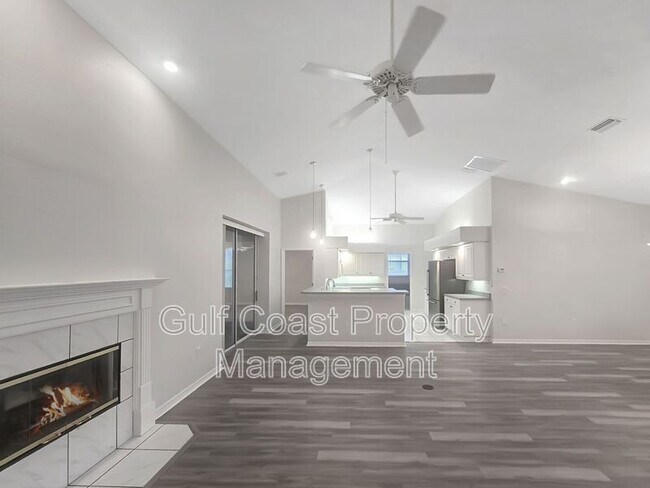 Building Photo - 5704 32nd St E