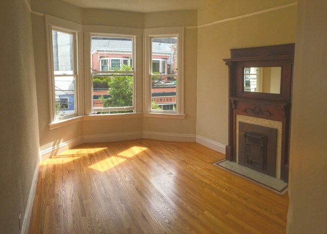 Interior Photo - 1338 Stevenson