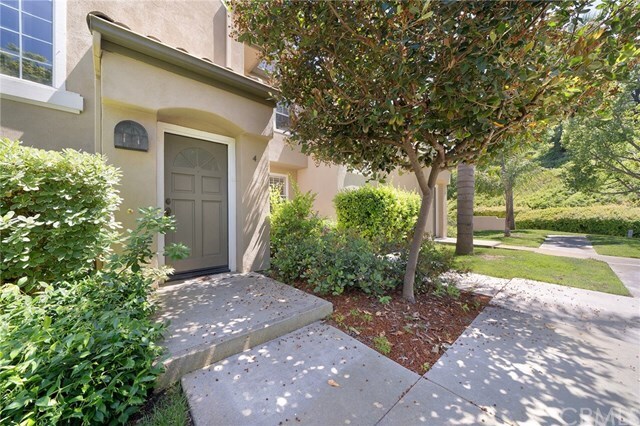 Building Photo - 4 Cloudcrest