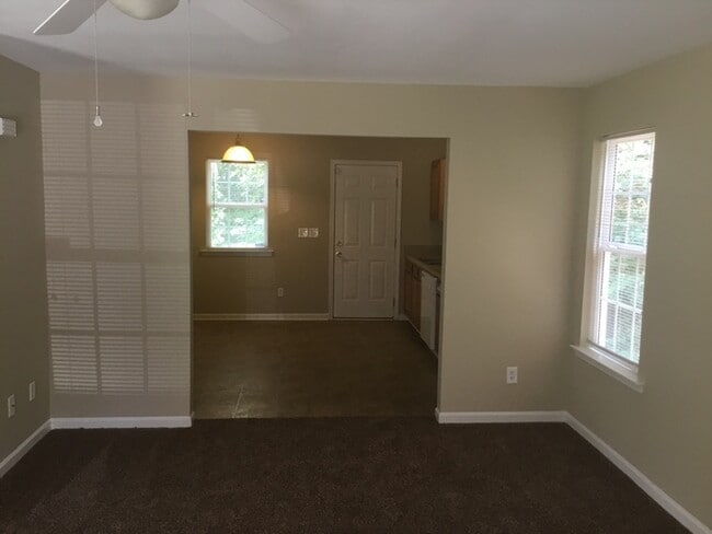 Building Photo - 1606 Allenbrook Dr