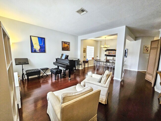 Foto del edificio - 1225 Avondale Ln
