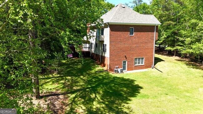 Foto del edificio - 219 Deerhill Dr