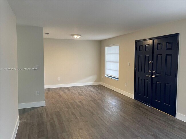 Building Photo - $3580 2460 SW 16th St # Front