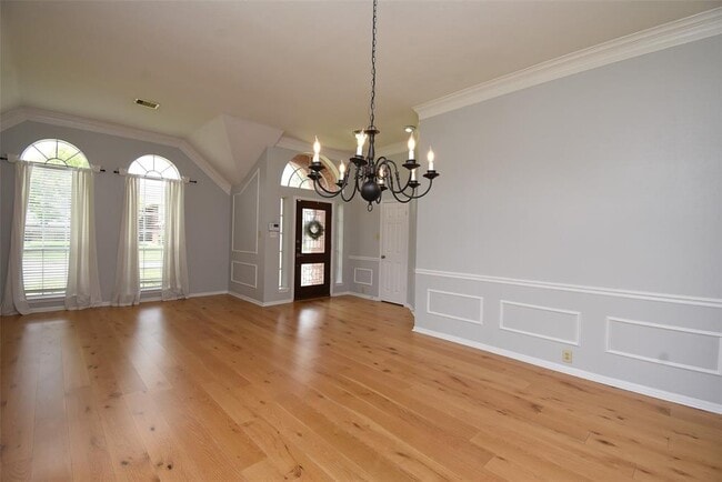 Building Photo - 1110 Ferndale Ct