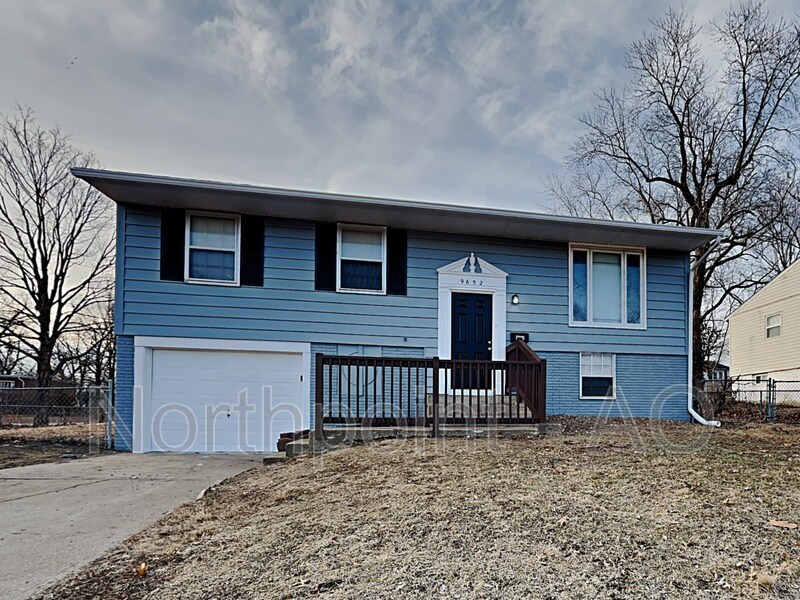 Primary Photo - 9652 Ditman Way