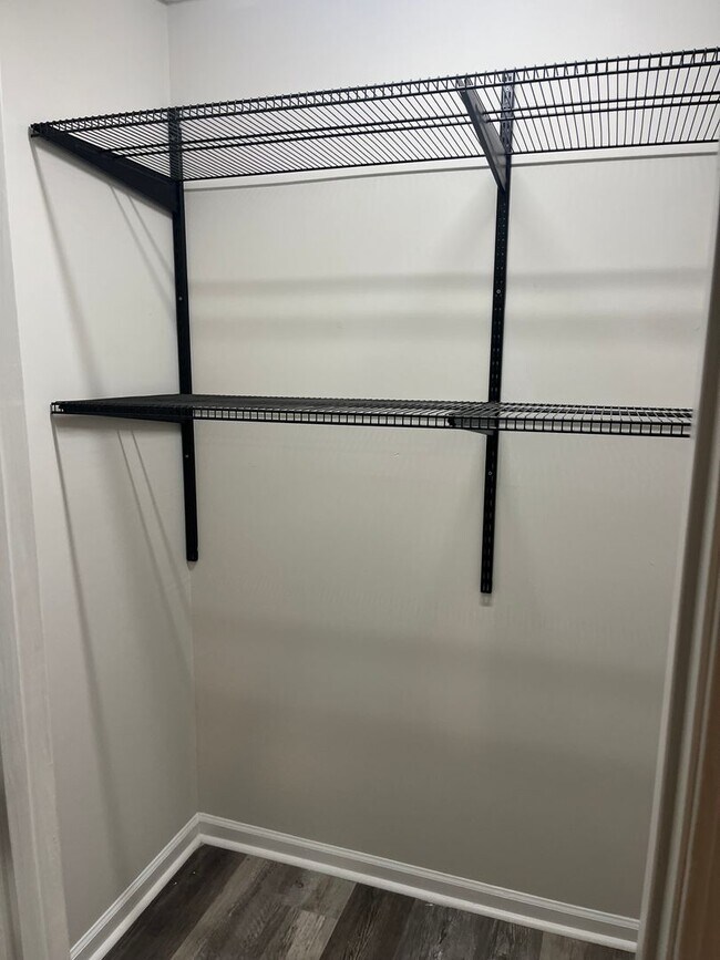 Building Photo - 13 Oakcrest Trail NE