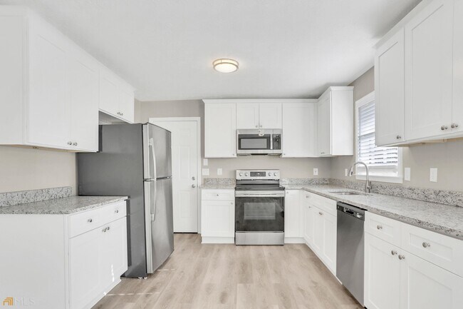 Foto del edificio - 447 Rock Meadow Dr