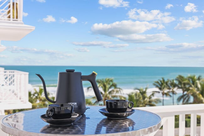 Foto del edificio - 170 N Ocean Blvd