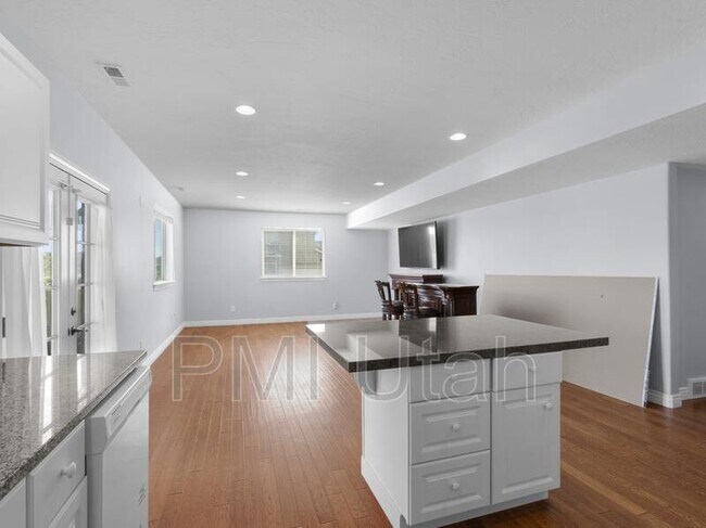 Foto del edificio - 9048 N Clubhouse Ln