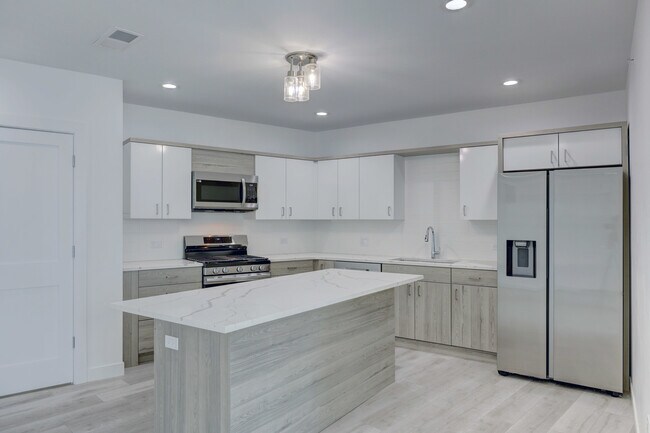 Foto del edificio - 8110 Lincoln Ave