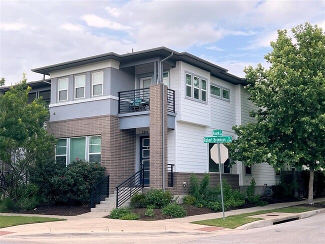 Building Photo - 2214 Robert Browning St