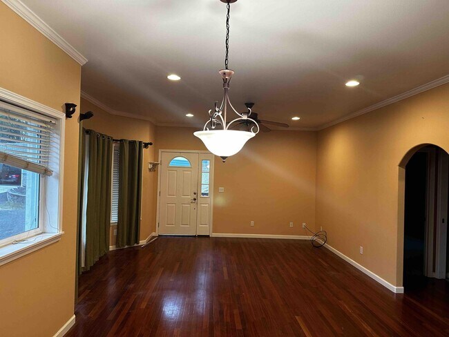 Building Photo - 5655 Washington 302Unit B