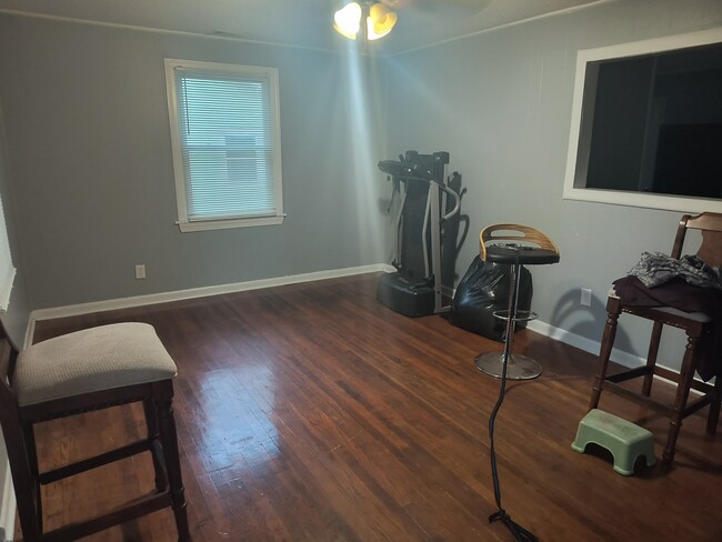 Living room - 2211 Hawthorne St