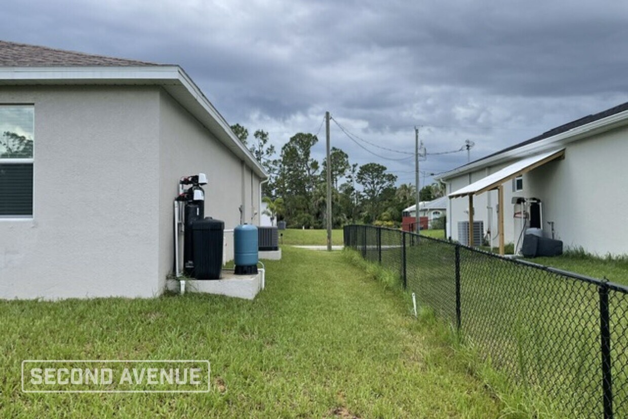 Foto del edificio - 1654 Russellville St