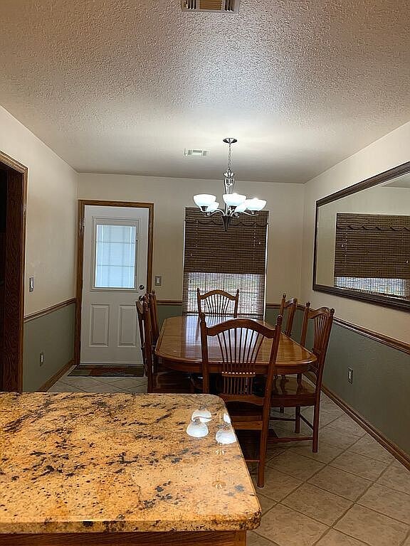 Foto del edificio - 713 N Willow Branch Way