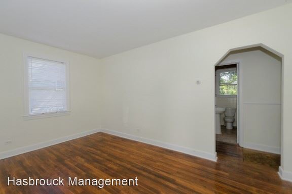 Building Photo - 2 br, 1 bath House - 2310 Center Ave