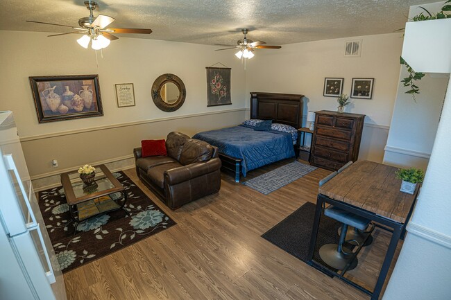 Building Photo - 27102 E Lucia Dr