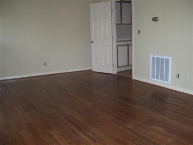 Building Photo - 416 E Hall St