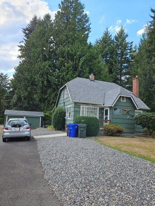 Building Photo - 1819 NE 205th Ave