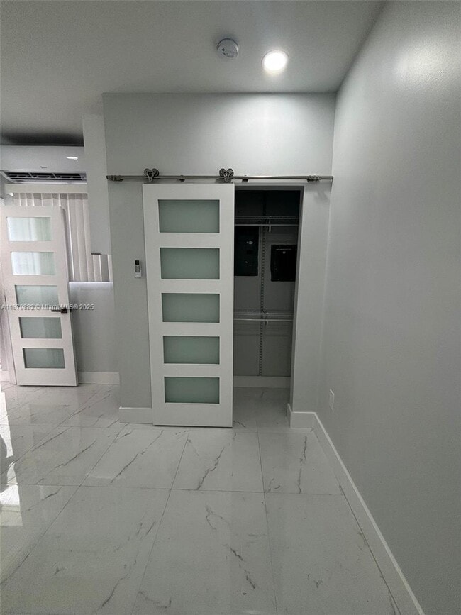 Building Photo - 29303 SW 142nd Ave