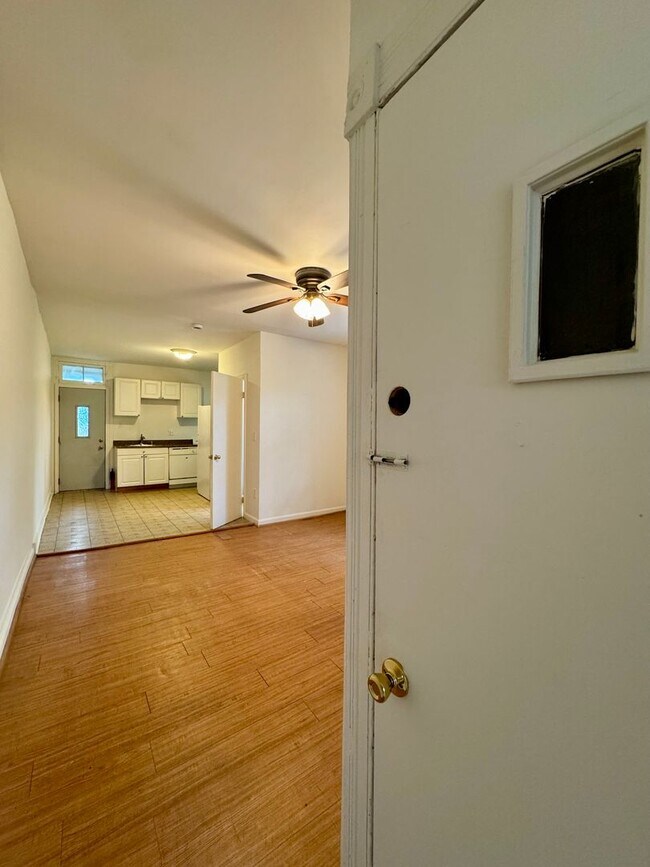 Foto del edificio - Three-Bedroom Townhome in Remington/Wyman ...