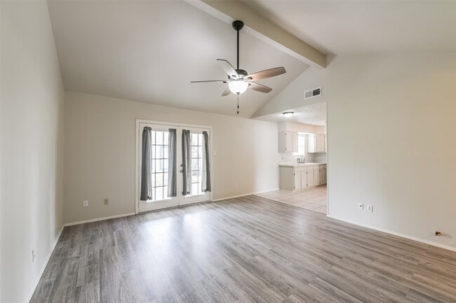 Foto del edificio - 5514 Vickita Dr