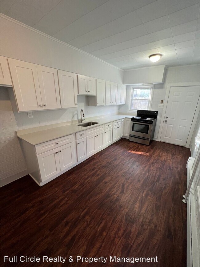 Building Photo - 5 br, 1 bath House - 744 S Saint John
