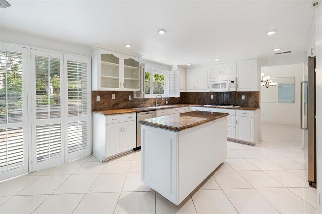 Building Photo - 22508 Jameson Dr
