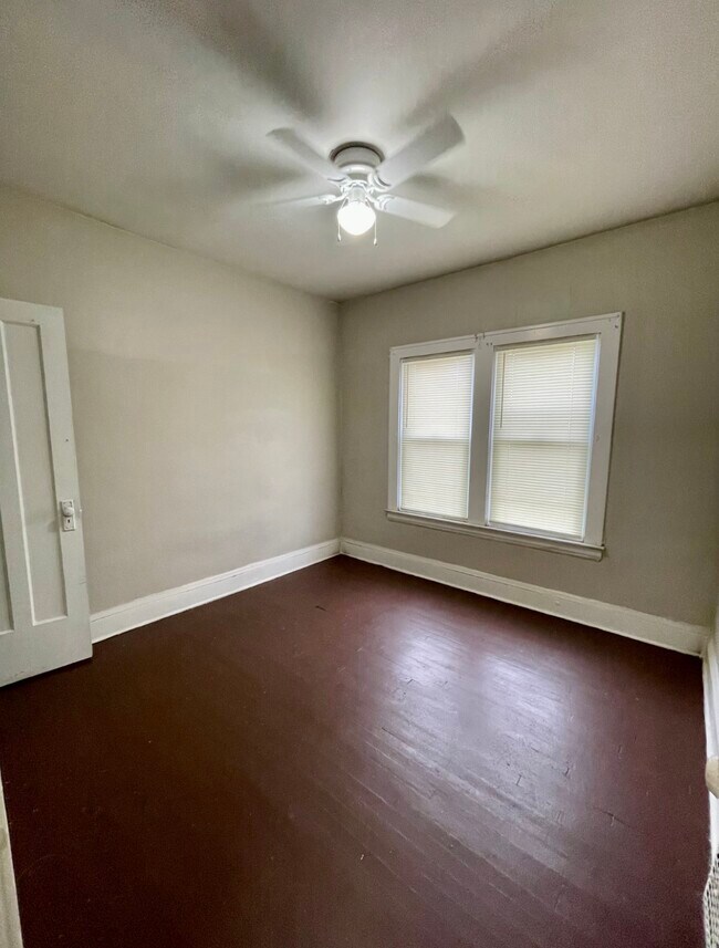 Foto del edificio - 3736 E 153rd St