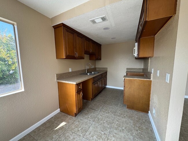 Two Bedroom One Bathroom Apartment in San Bernardino - Two Bedroom One Bathroom Apartment in San Bernardino