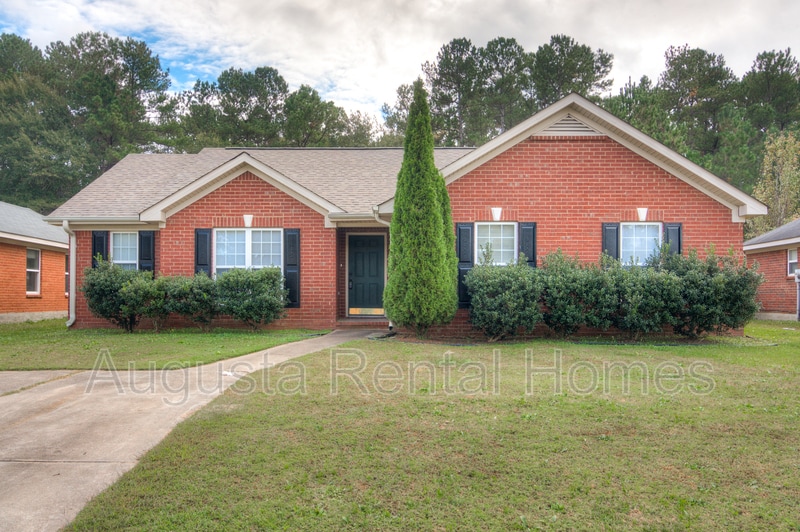 4526 Pineview Ln, Hephzibah, GA 30815 House Rental in Hephzibah, GA