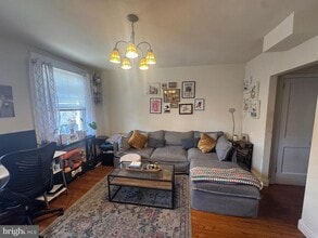 Building Photo - 1943 Waverly St