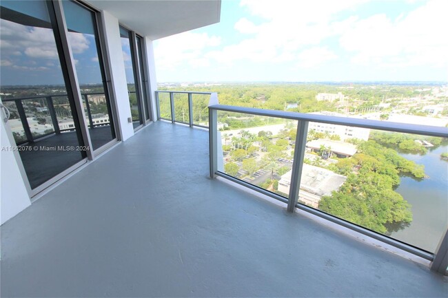 Building Photo - 17301 Biscayne Blvd