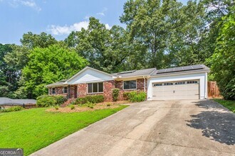 Building Photo - 3292 Ferncliff Pl NE