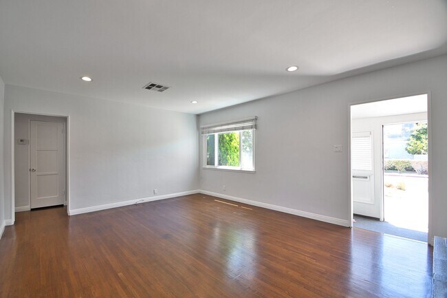Foto del edificio - 3 Bedroom Single Family Home