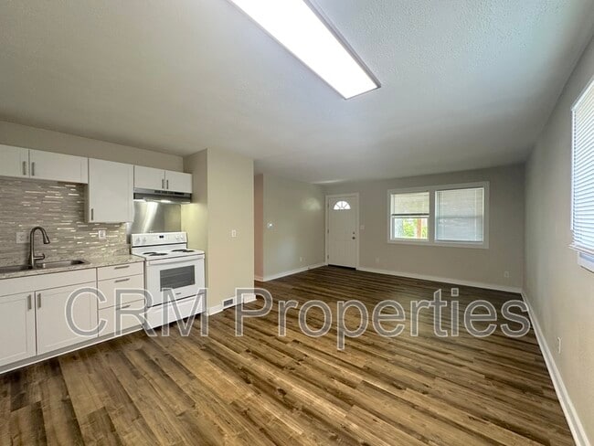 Building Photo - 5204 Ojibway Dr