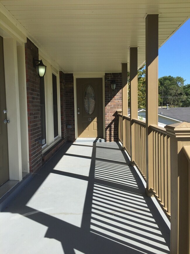 Foto del edificio - 642 Harpeth Bend Dr