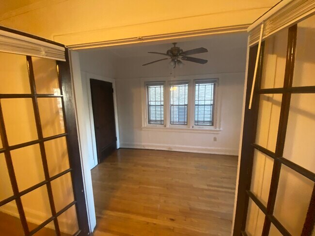 Foto del edificio - 3415 N Oakland Ave
