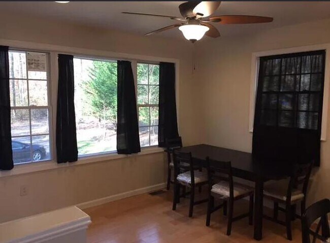 Foto del edificio - 2117 Parsonage Ln